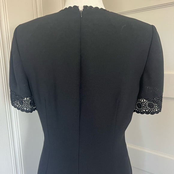 Talbots Dress Black Crepe Short Sleeved Dress Embroidered V-Neckline Sleeves 12P - Picture 7 of 14